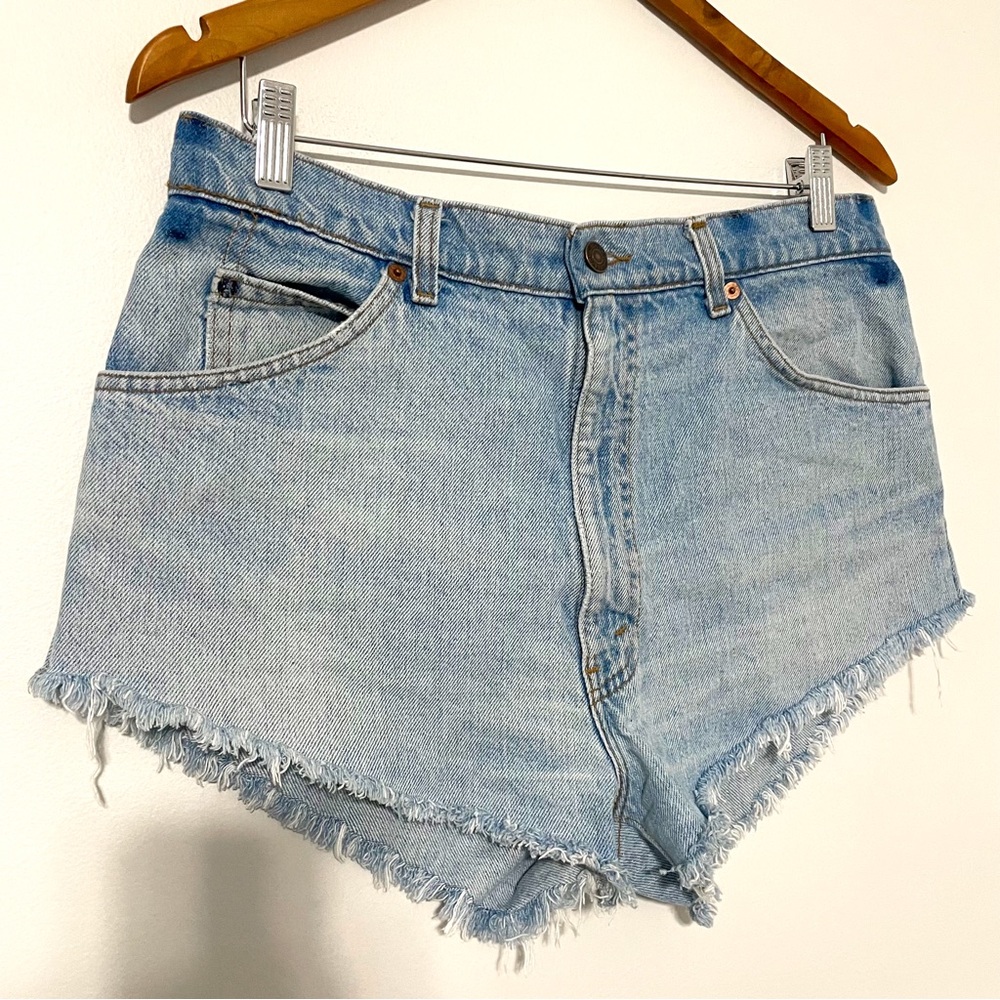 VTG Levi’s • rare orange tab high rise jean shorts for women sz 33